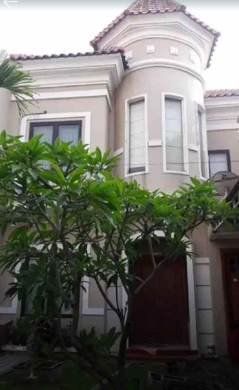 dijual rumah jmeursari regency