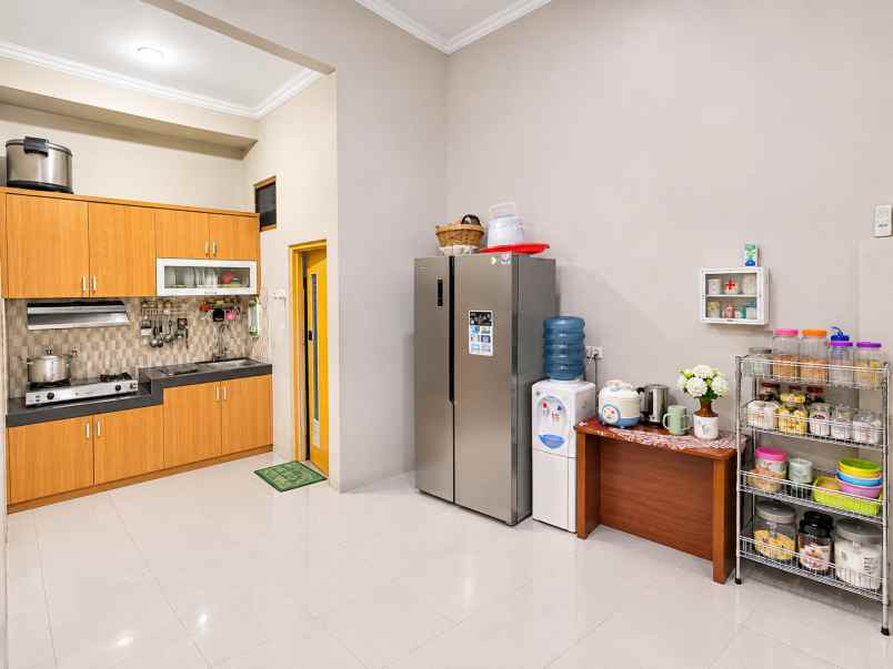 dijual rumah kadipiro banjarsari surakarta