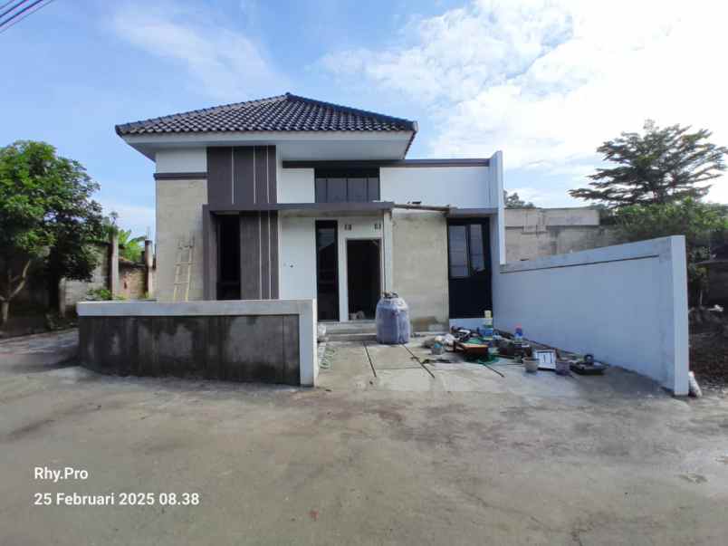 dijual rumah kalitirto berbah sleman