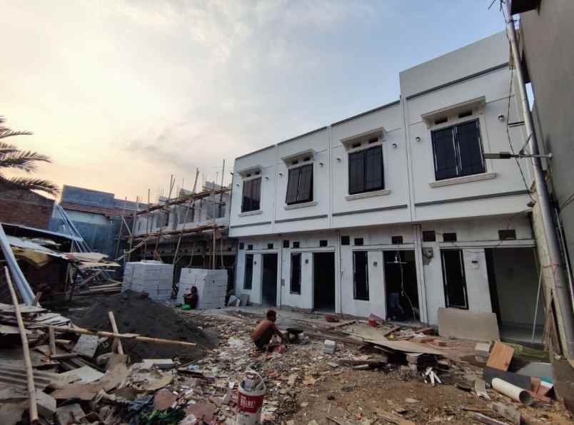 Rumah Model Kontrakan 2 Lantai Kramatjati Jakarta Timur