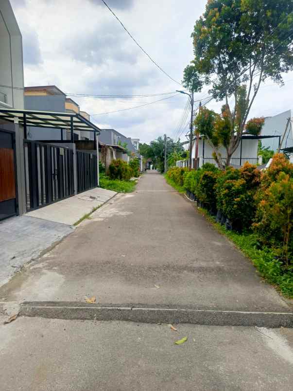 dijual rumah kav dki meruya utara jakbar