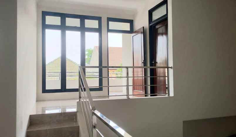 dijual rumah kedung baruk rungkut surabaya