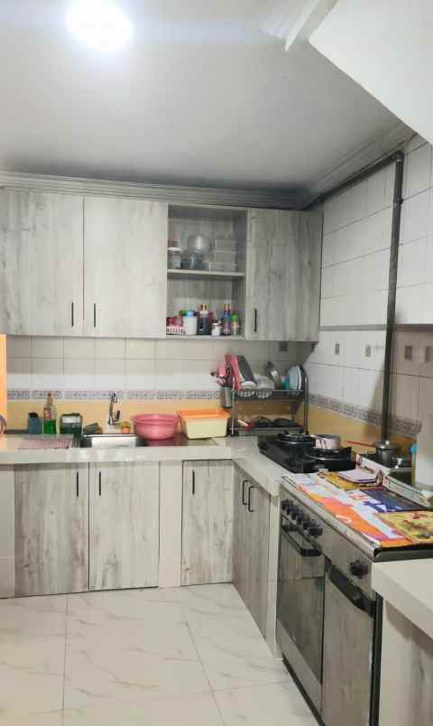 dijual rumah kedung baruk rungkut surabaya