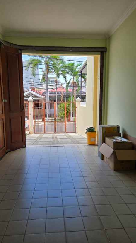 dijual rumah kelapa cengkir kelapa gading