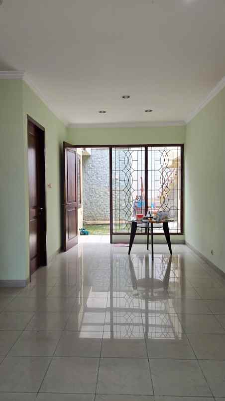 dijual rumah kelapa cengkir kelapa gading