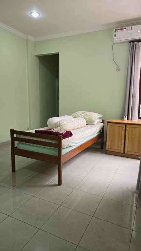 dijual rumah kelapa cengkir kelapa gading