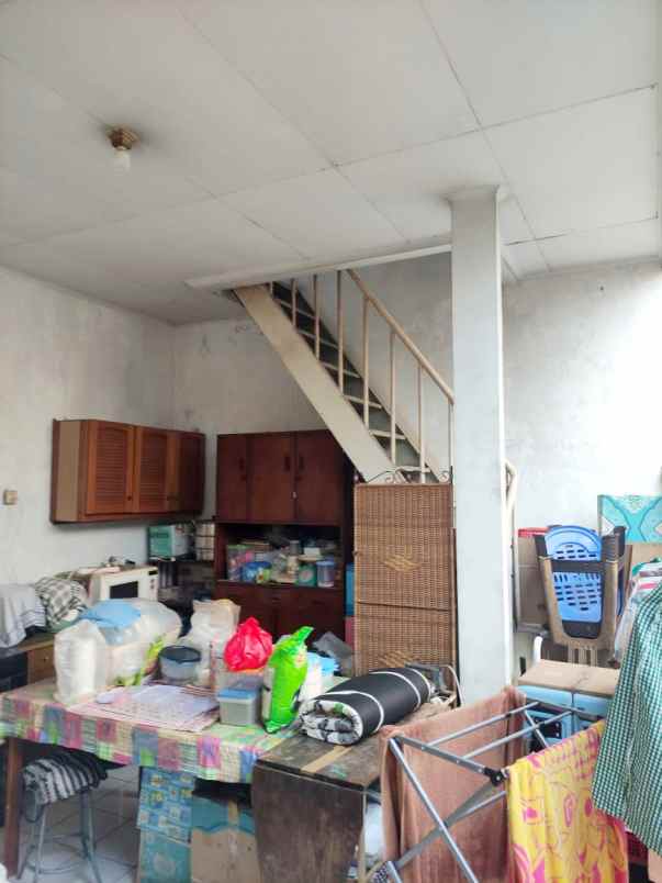 dijual rumah kencana loka