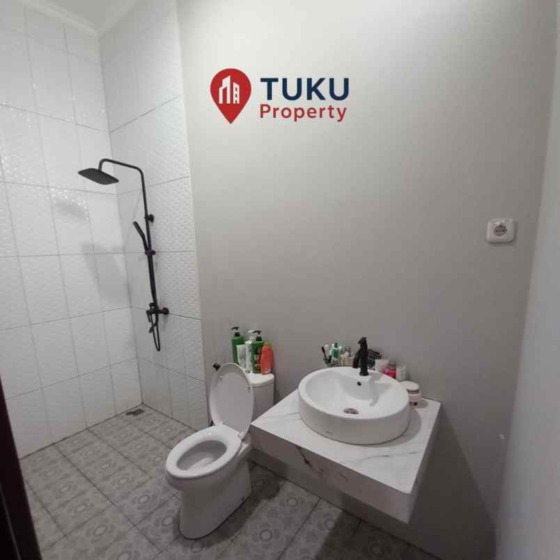 dijual rumah kencana loka bsd ciater