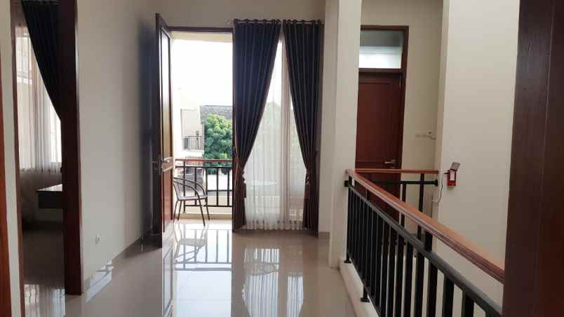 dijual rumah kirana lowanu residence