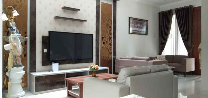 dijual rumah kirana lowanu residence