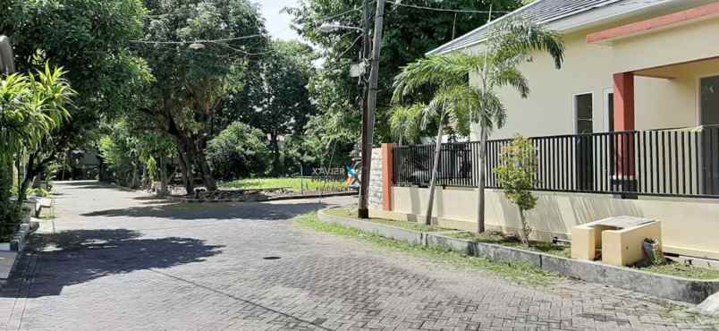 dijual rumah klampis semolo