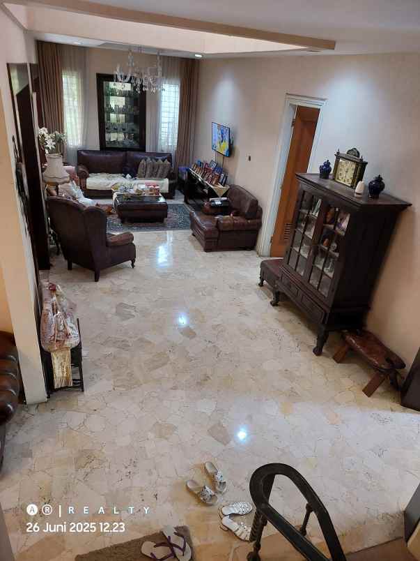 dijual rumah komplek alamanda dago