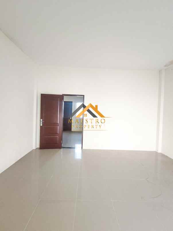 dijual rumah komplek cemara asri