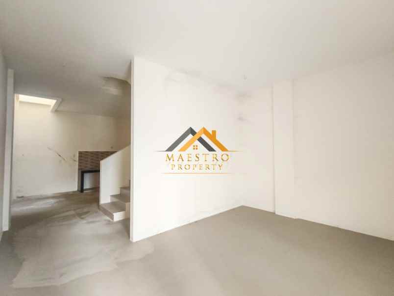 dijual rumah komplek cemara asri