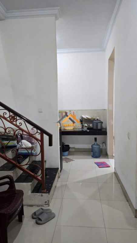 dijual rumah komplek citraland gama