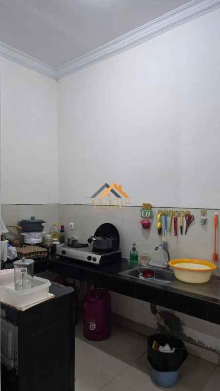 dijual rumah komplek citraland gama