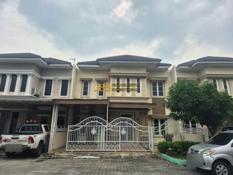 dijual rumah komplek evergreen jalan