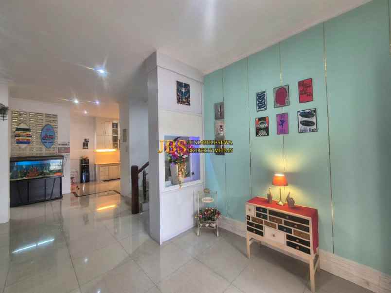 dijual rumah komplek evergreen jalan