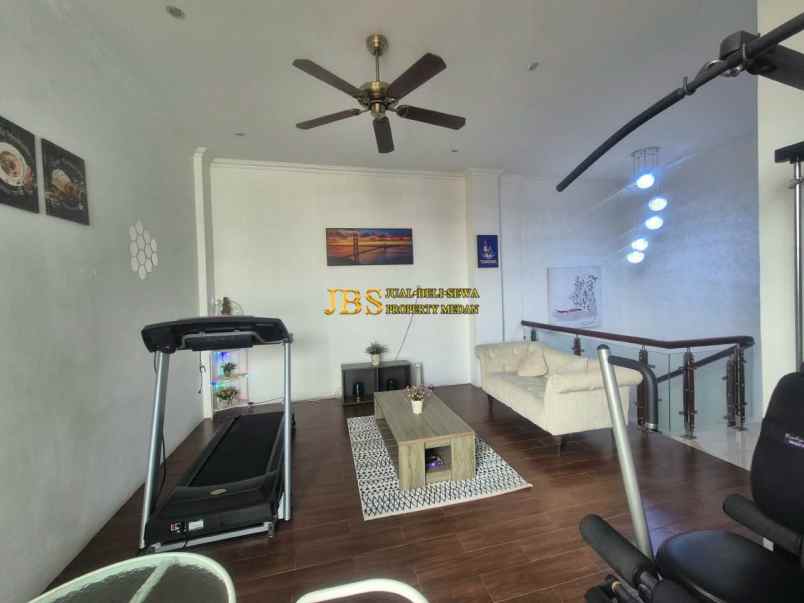 dijual rumah komplek evergreen jalan