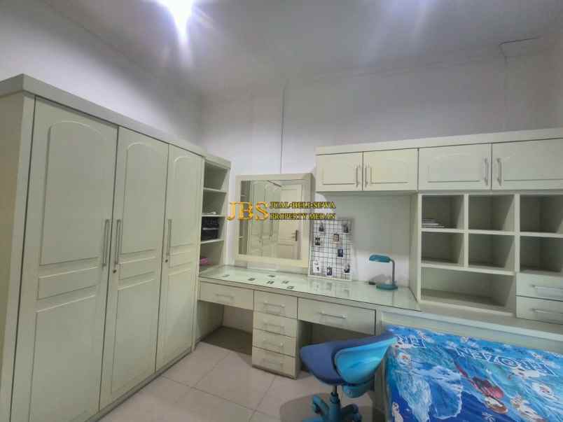 dijual rumah komplek evergreen jalan