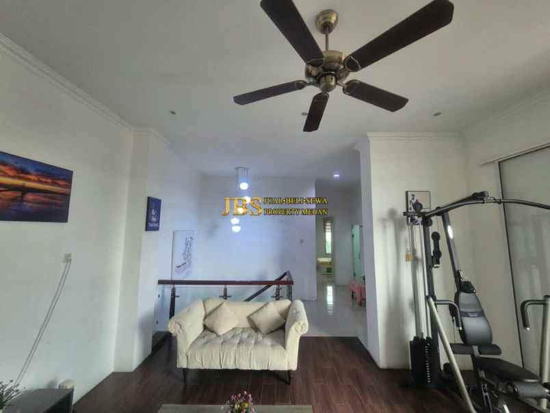 dijual rumah komplek evergreen jalan