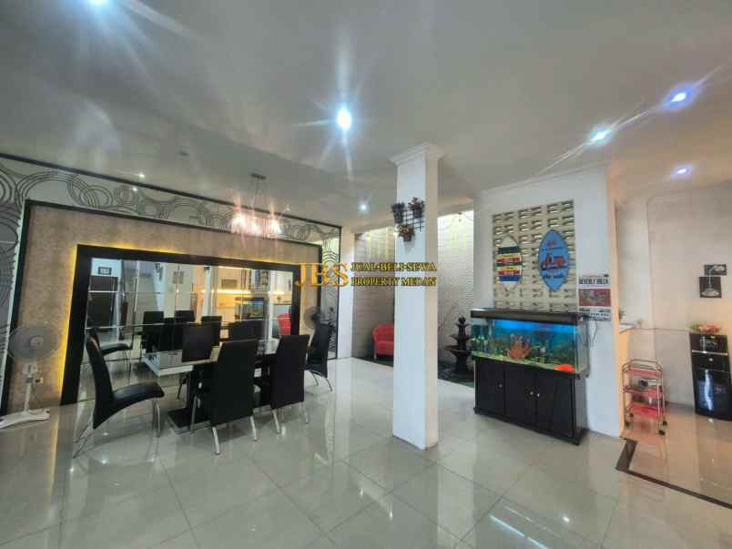 dijual rumah komplek evergreen jalan