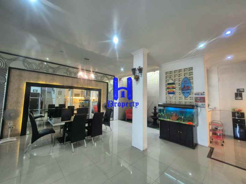 dijual rumah komplek evergreen jalan