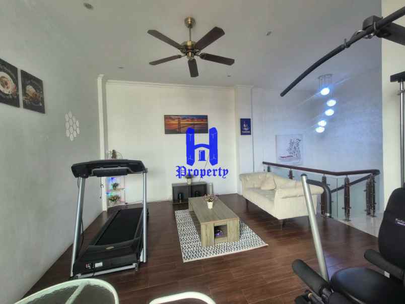 dijual rumah komplek evergreen jalan