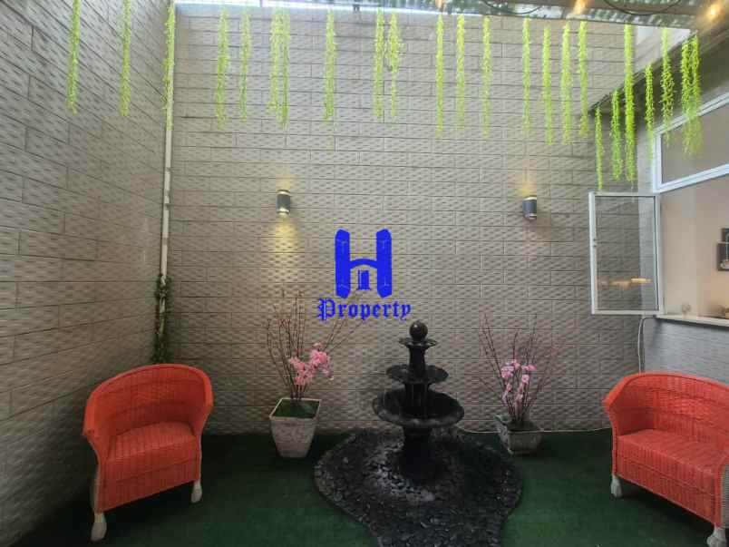 dijual rumah komplek evergreen jalan