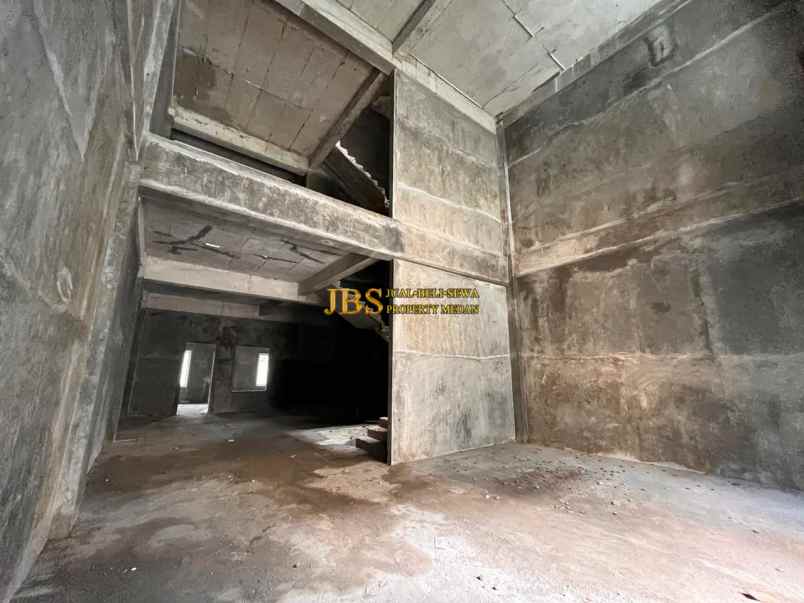 dijual rumah komplek jati mas jalan