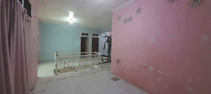 dijual rumah komplek kembang larangan