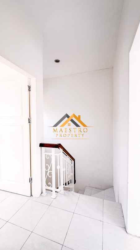 dijual rumah komplek medan resort city