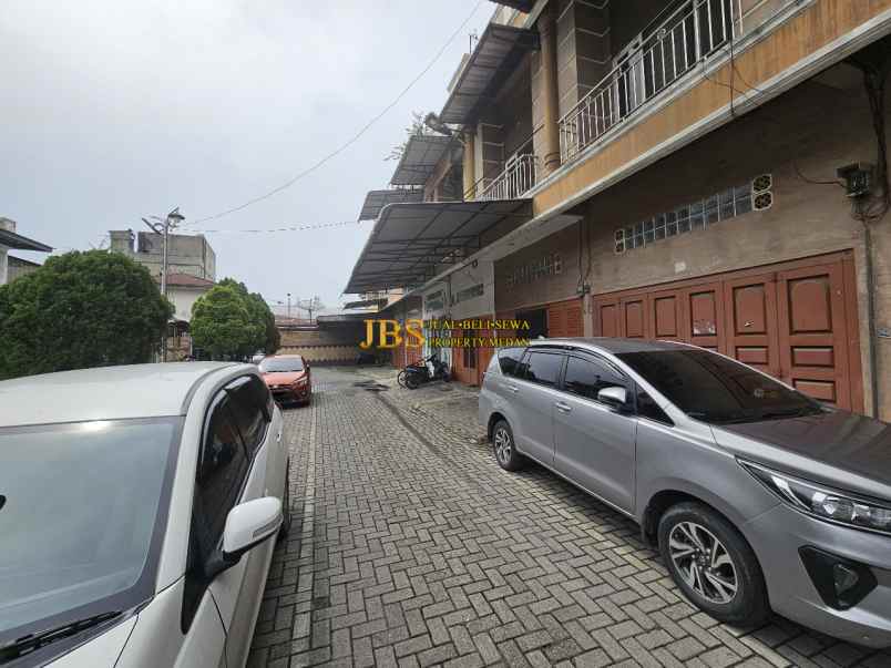 dijual rumah komplek mulia residence
