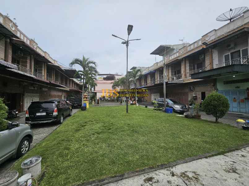 dijual rumah komplek mulia residence