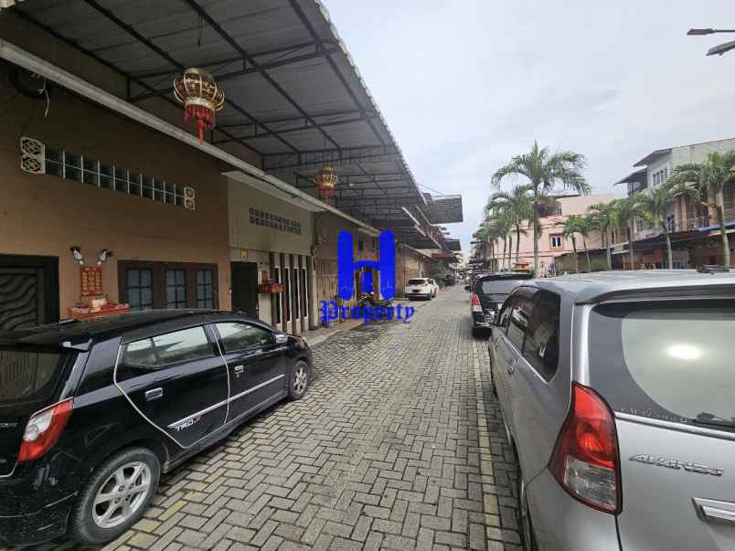 dijual rumah komplek mulia residence