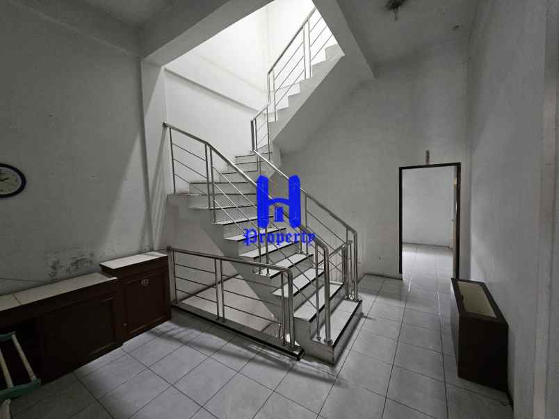 dijual rumah komplek mulia residence