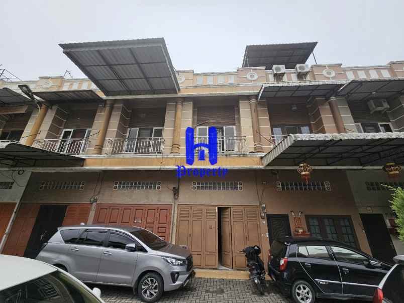 dijual rumah komplek mulia residence