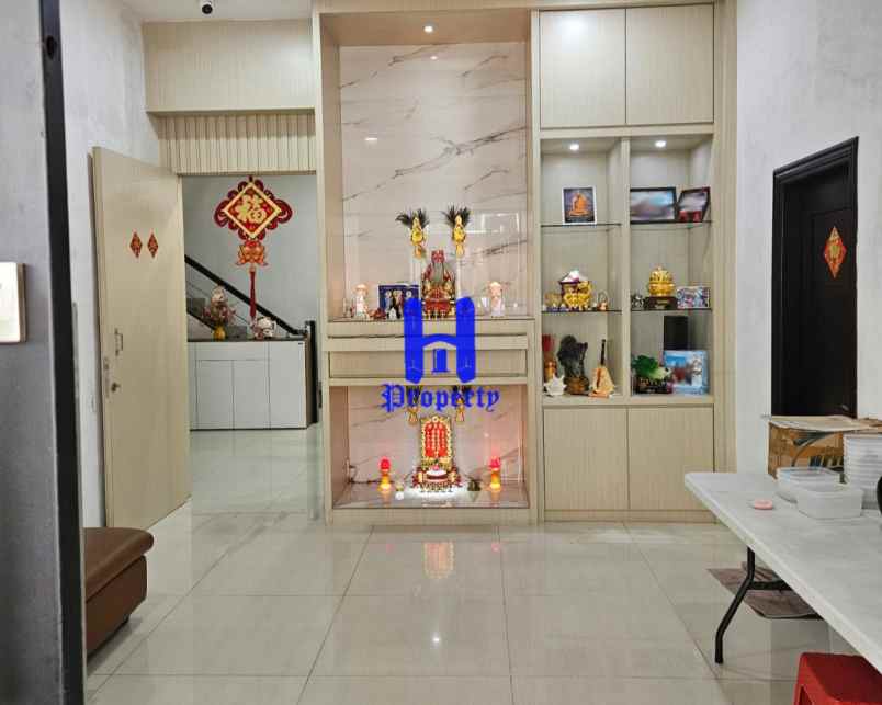 dijual rumah komplek mutiara residence