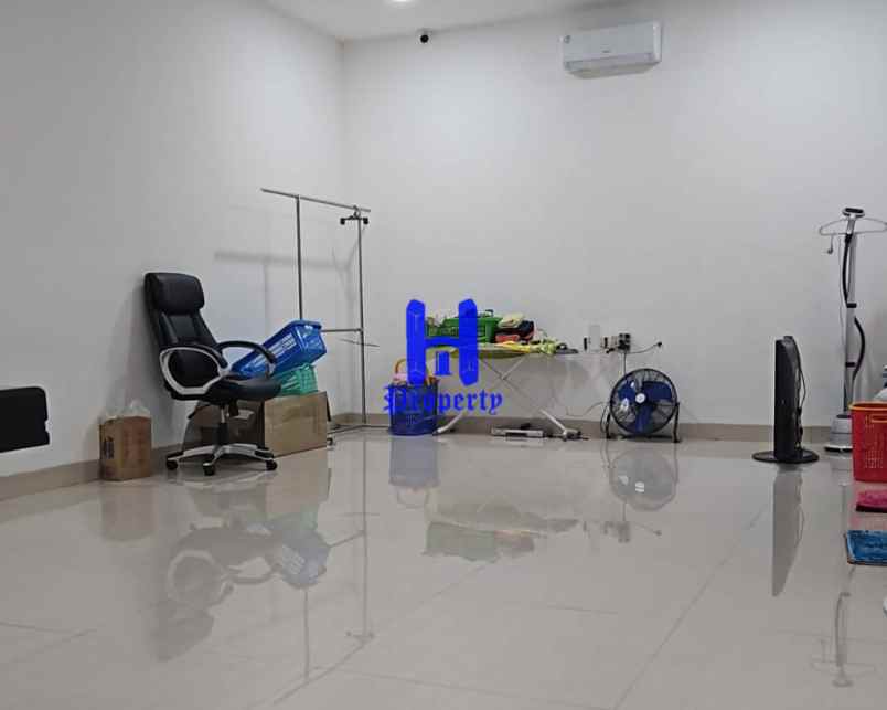 dijual rumah komplek mutiara residence