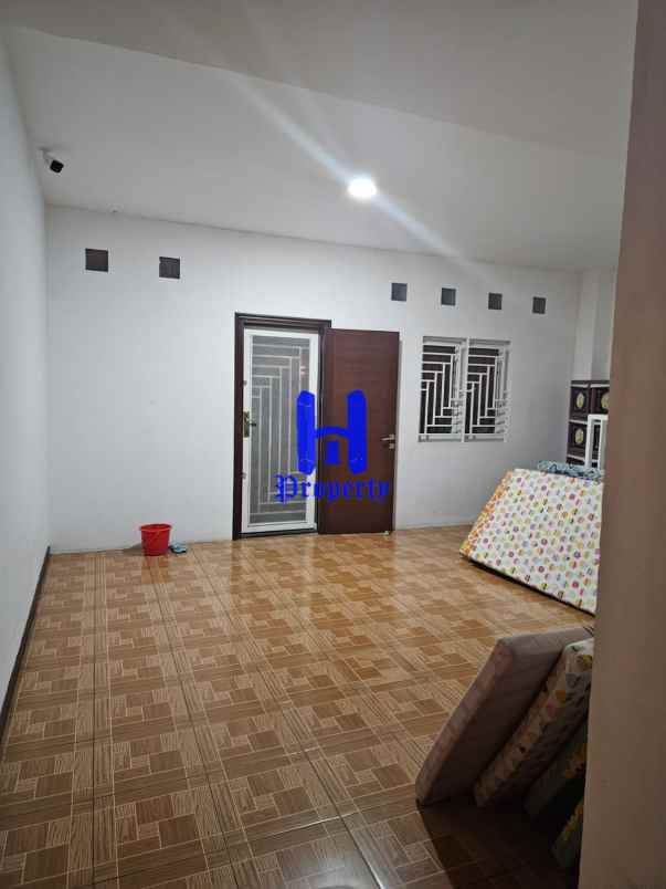 dijual rumah komplek mutiara residence