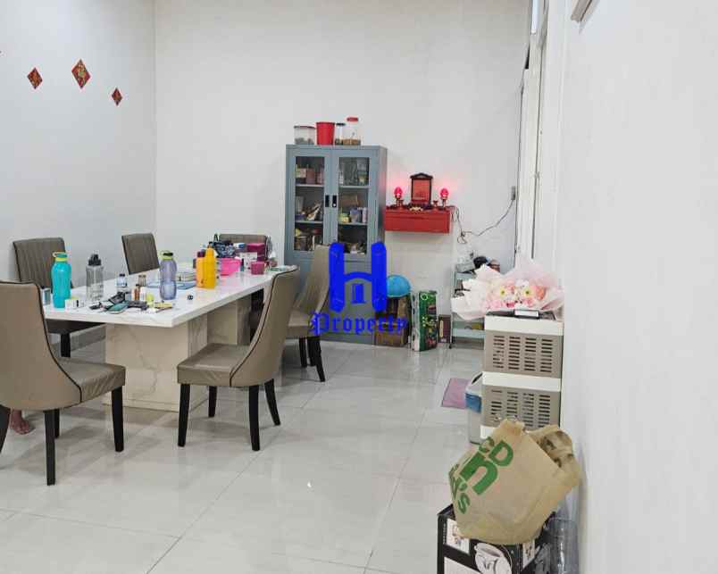 dijual rumah komplek mutiara residence