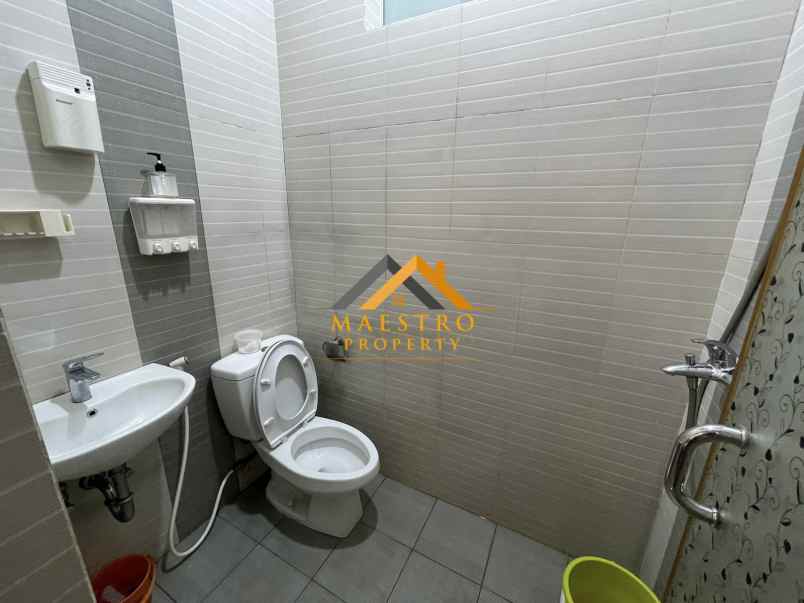 dijual rumah komplek setia jadi