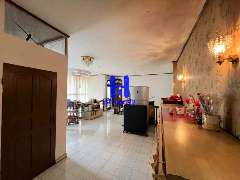 dijual rumah komplek taman polonia 1