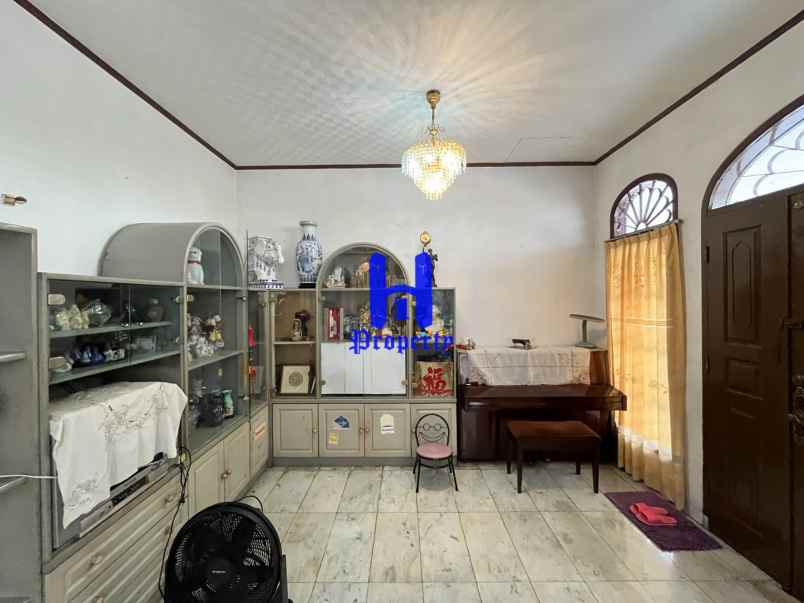 dijual rumah komplek taman polonia 1