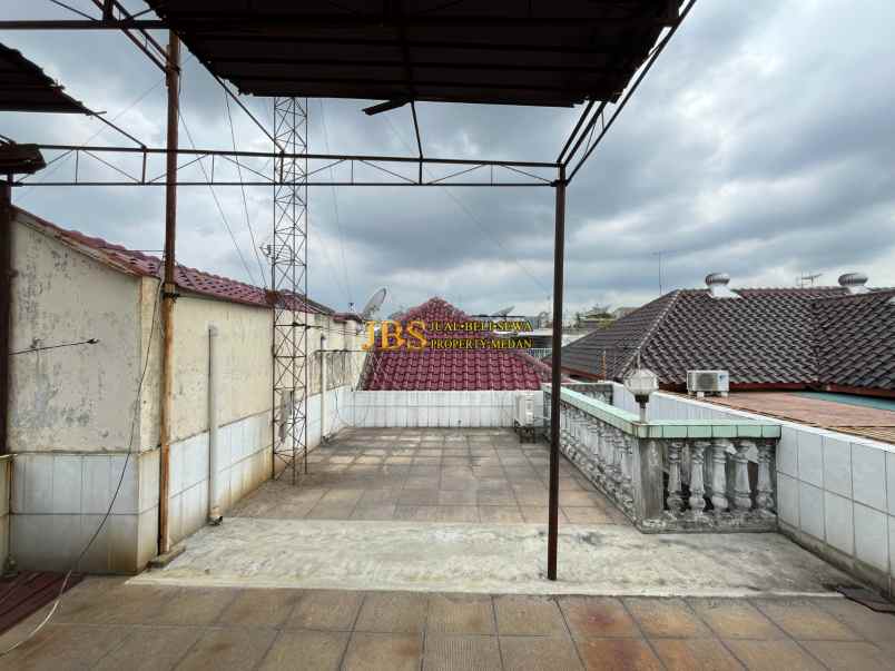dijual rumah komplek taman polonia 1