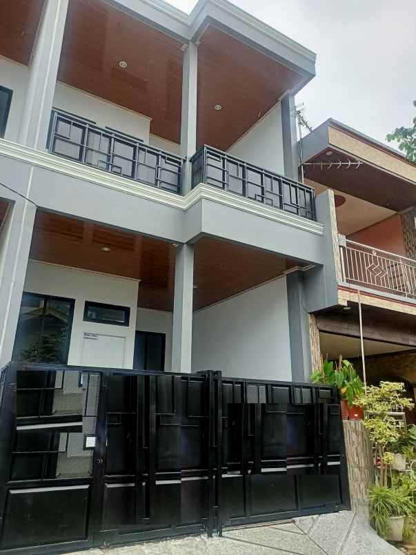 dijual rumah kota harapan indah bekasi