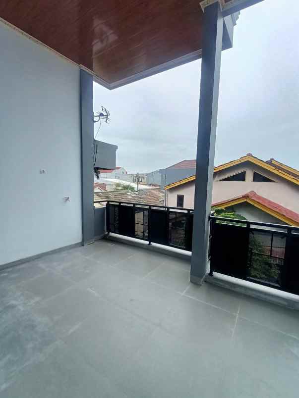dijual rumah kota harapan indah bekasi