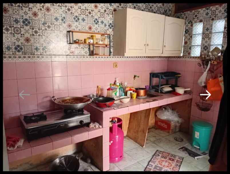 dijual rumah lama di cisaranten kota bandung