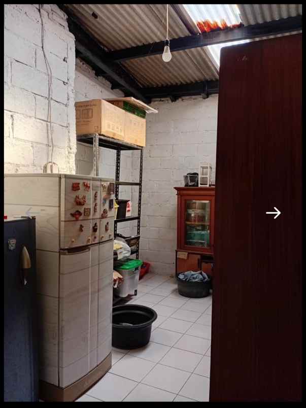 dijual rumah lama di cisaranten kota bandung