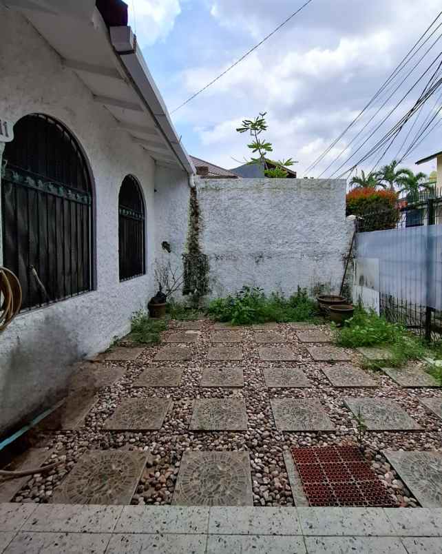 dijual rumah lebak bulus jaksel